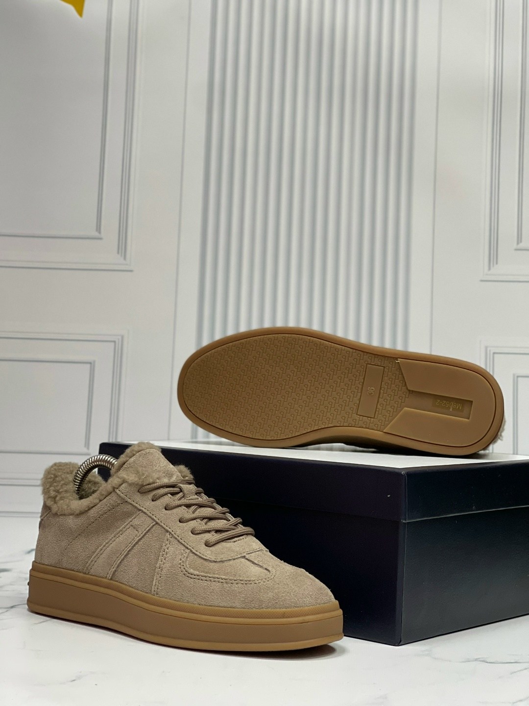 ,замшевые кроссовки,замшевые кеды brunello cucinelli,замшевые кеды,brunello cucinelli кроссовки женские