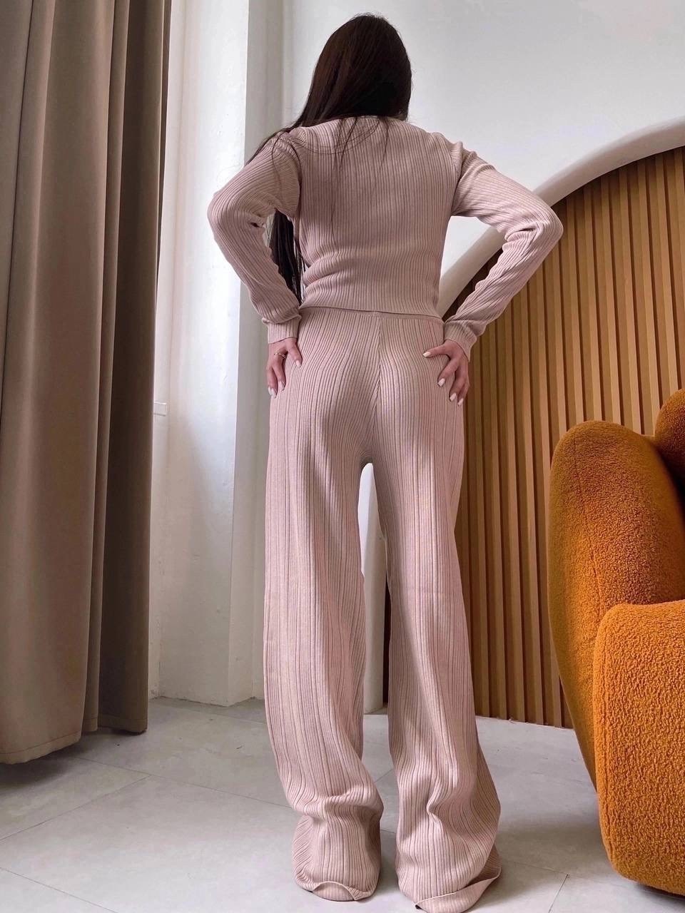 костюм с кофтой,трикотажный костюм в рубчик с брюками женский,трикотажные костюмы,костюмы женские,стильные костюмы