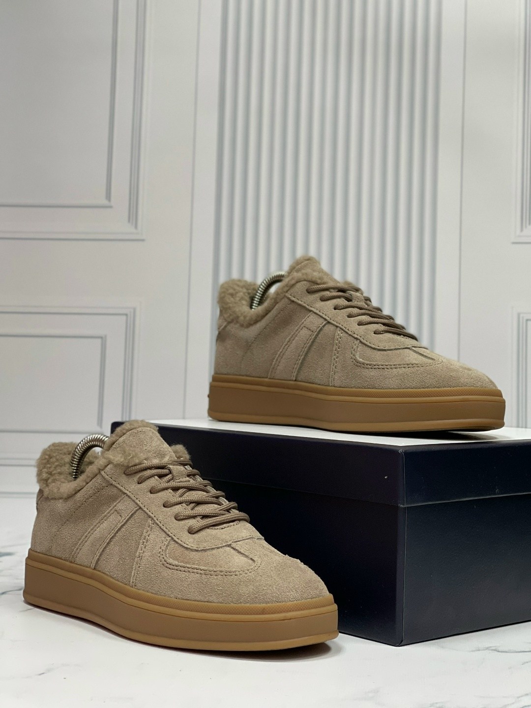 ,замшевые кроссовки,замшевые кеды brunello cucinelli,замшевые кеды,brunello cucinelli кроссовки женские