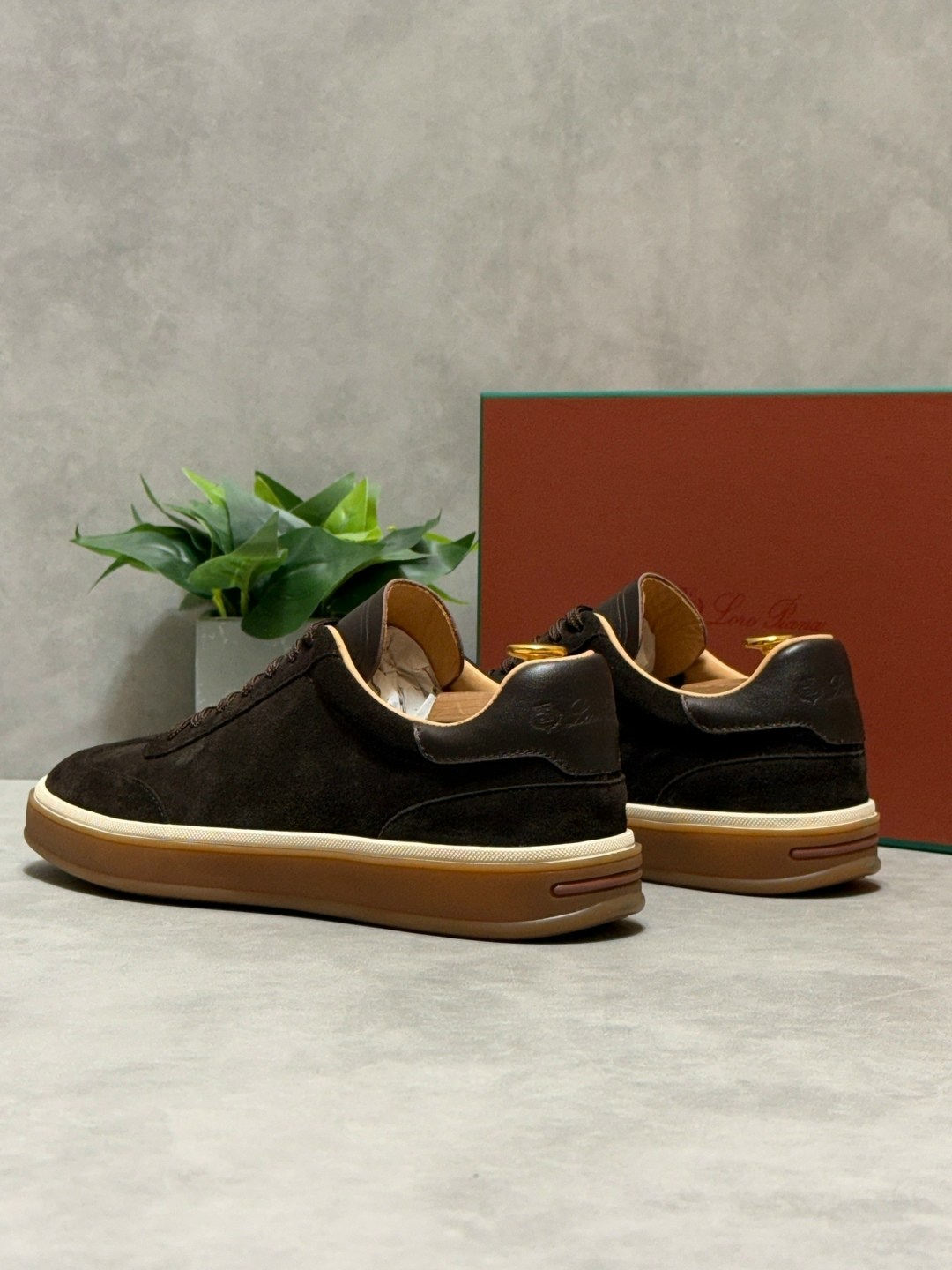 ,кеды из натуральной кожи и замши,кеды замшевые,замшевые кроссовки,кроссовки loro piana