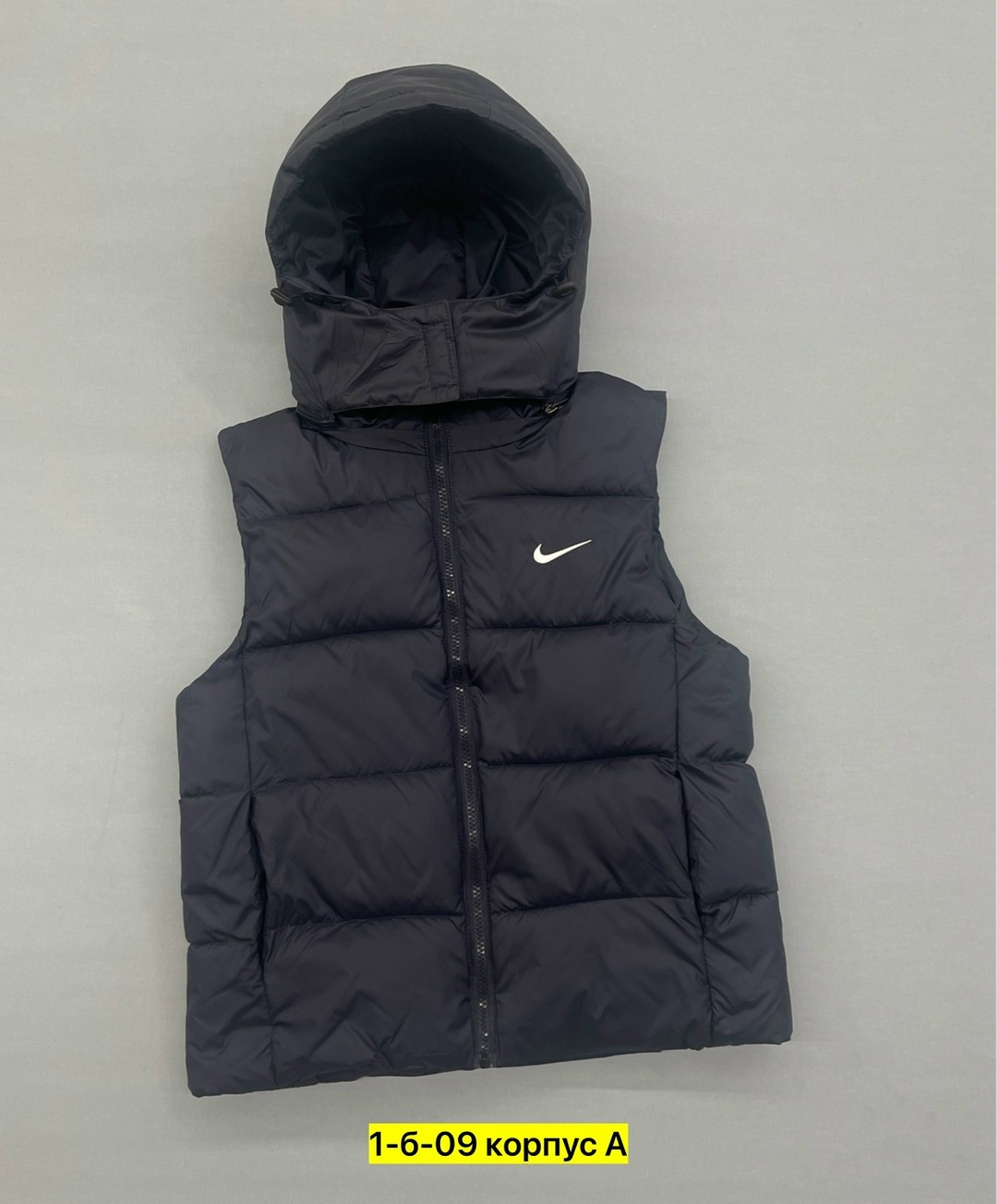 жилетка безрукавка утепленная,жилетка nike,жилет утепленная,жилетка,жилет с капюшоном
