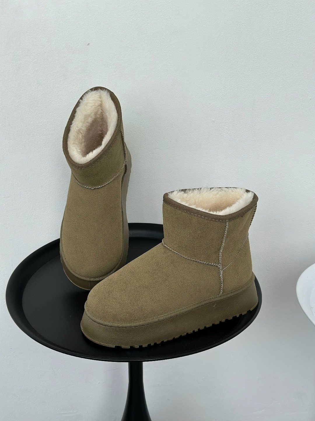 зимняя женская ,женские угги,зимние ботинки,теплая ,женские зимние ботинки