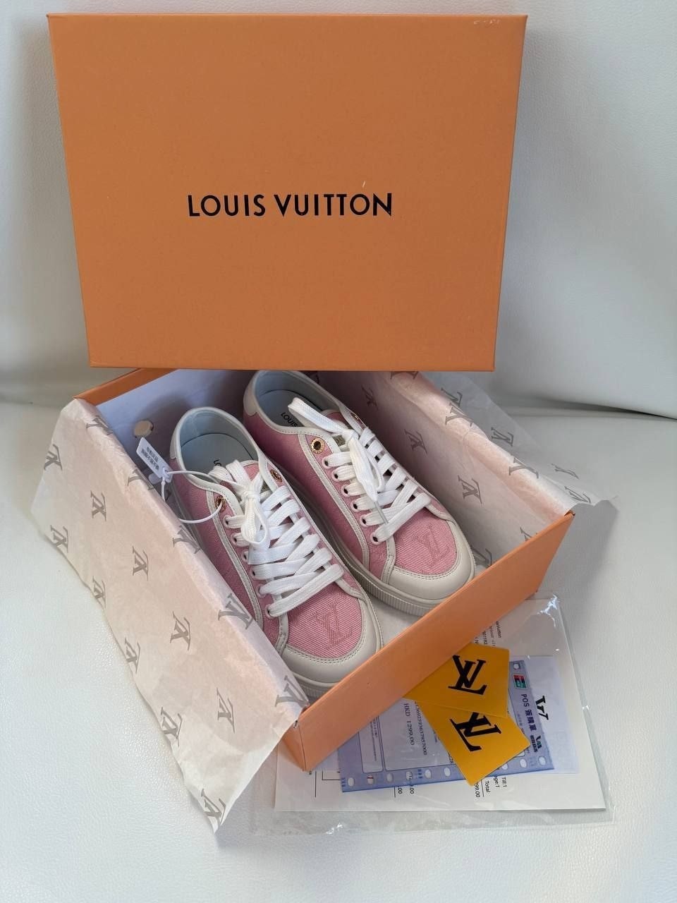 ,кеды с розовой подошвой,широкие кеды,кеды женски,розовые кроссовки