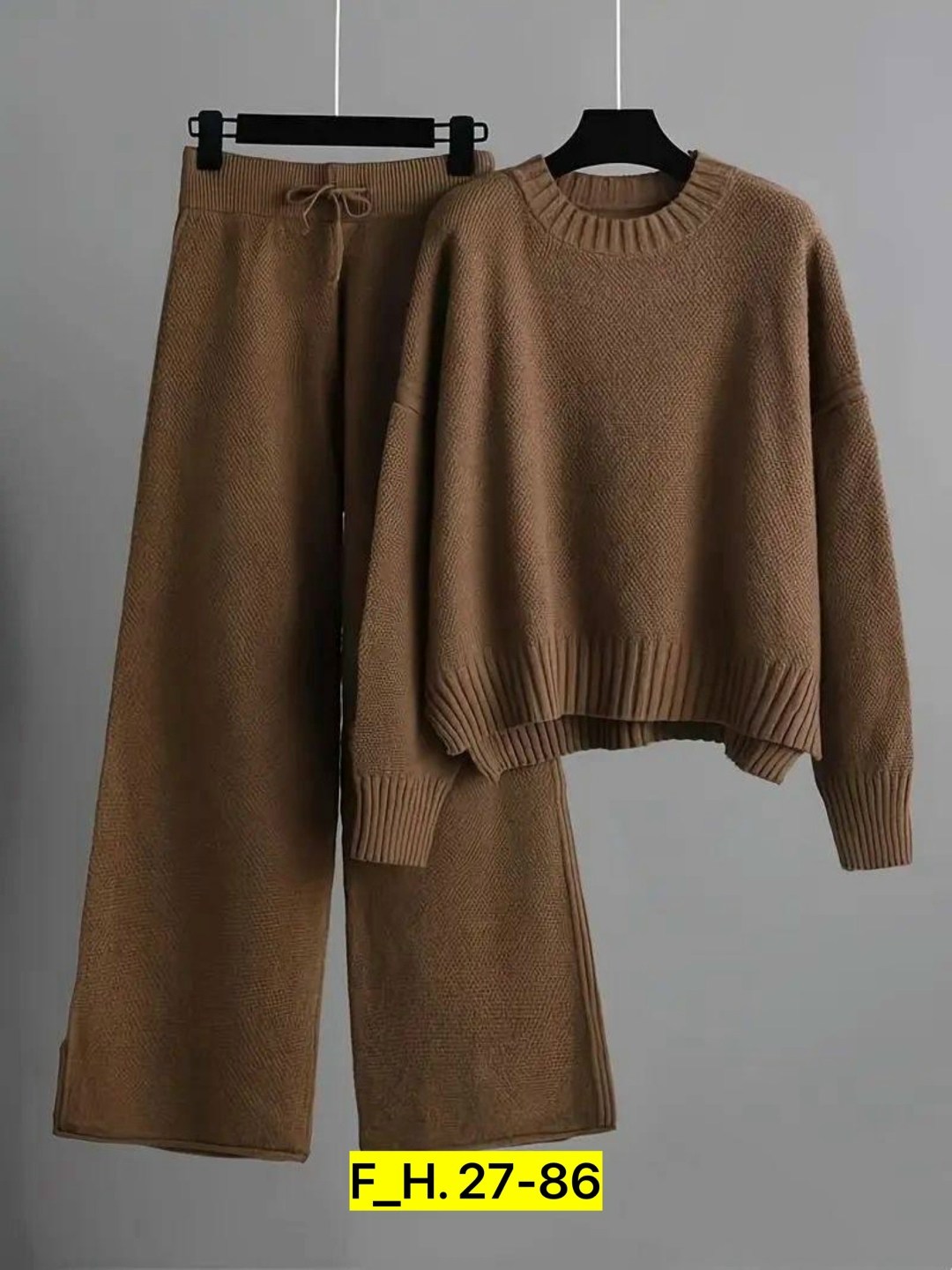 женский трикотажный костюм из двух предметов,трикотажные костюмы,костюм из трикотажа,костюм вязаный женский,вязаные костюмы