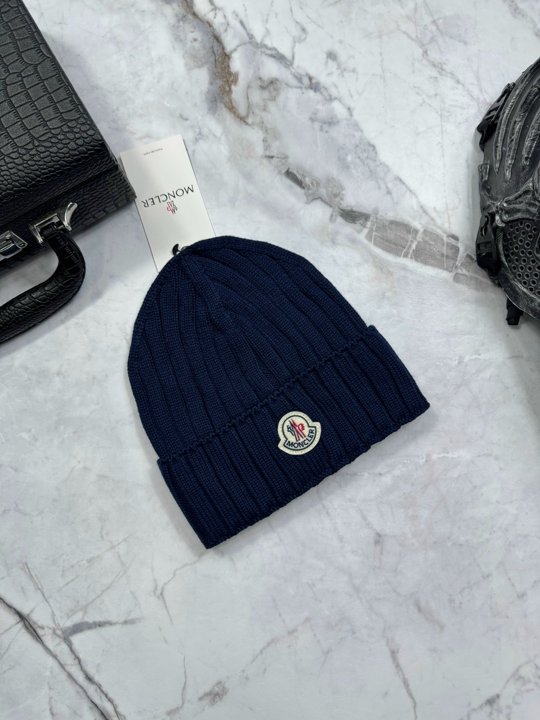 шапка moncler,шапка монклер,шапка из натуральной шерсти с логотипом moncler,шапка moncler мужская,брендовые шапки