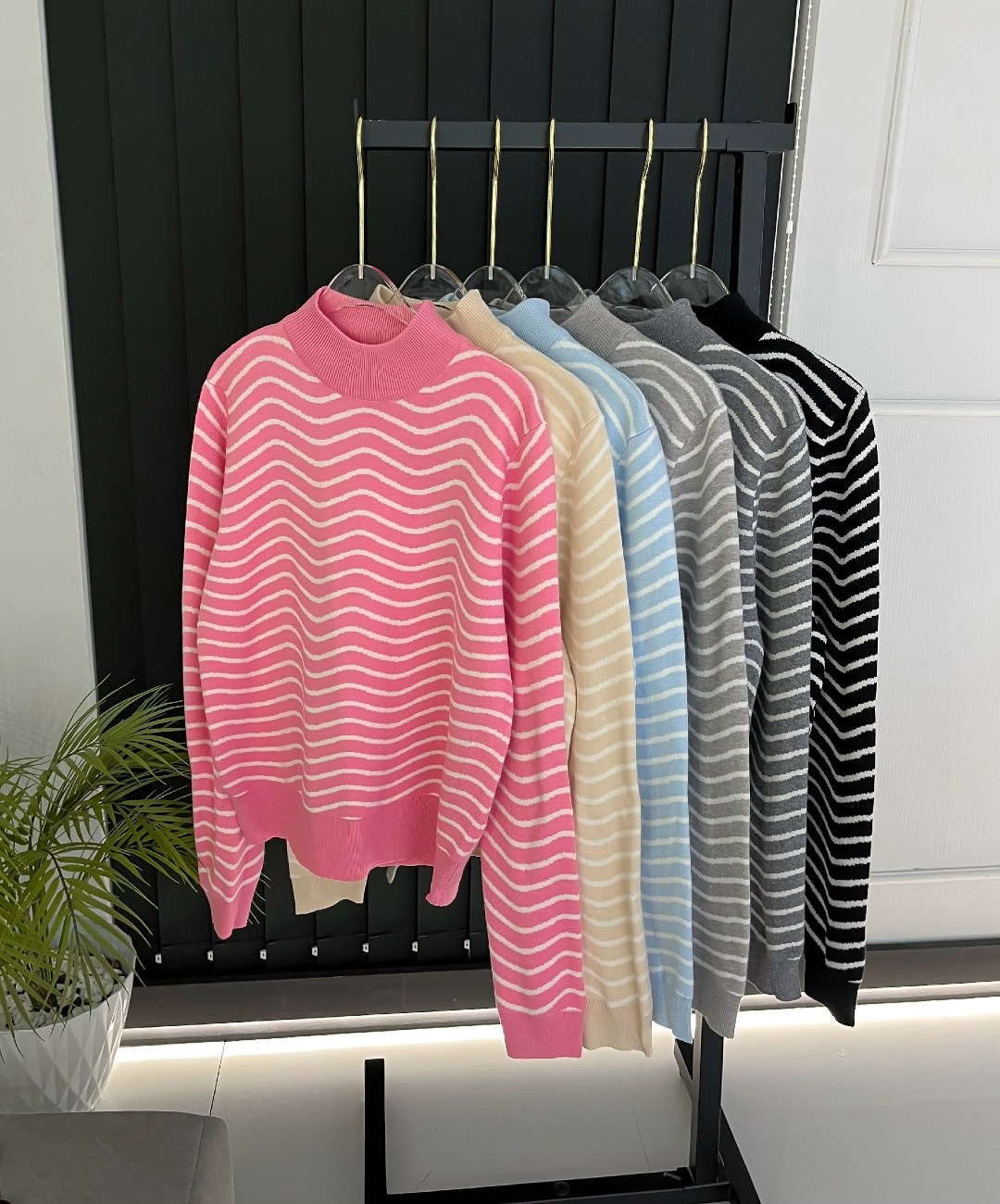 модные свитера,свитер женский в полоску,свитер с полоска,трикотажный свитер,водолазка кофта