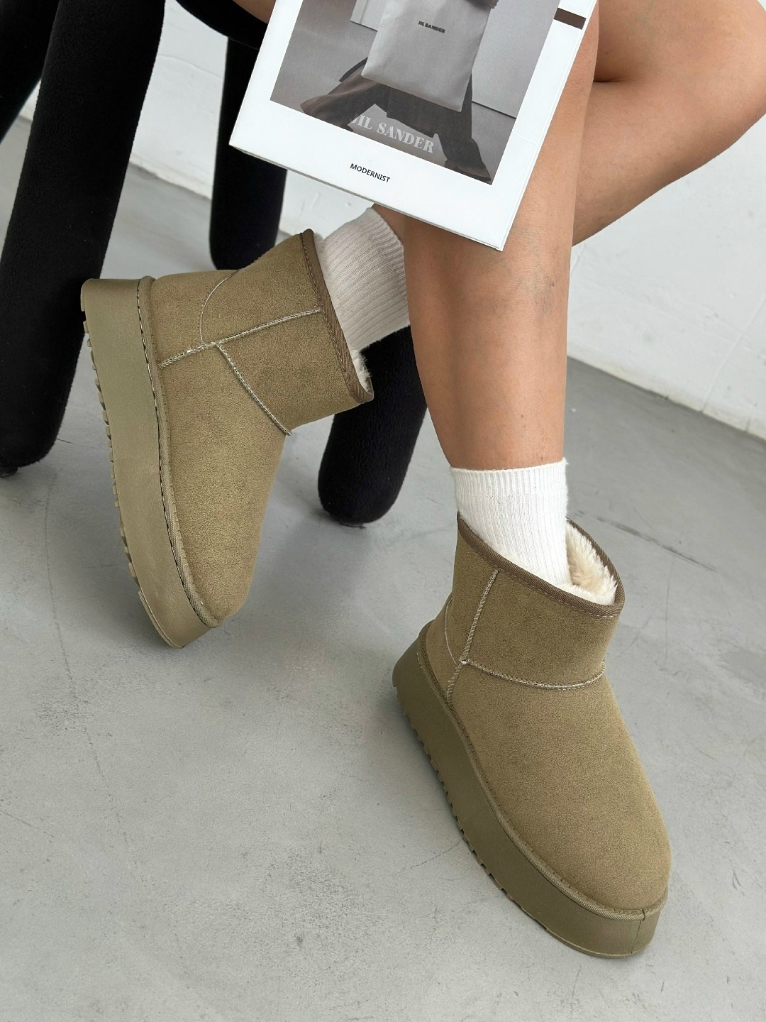 зимняя женская ,женские угги,зимние ботинки,теплая ,женские зимние ботинки