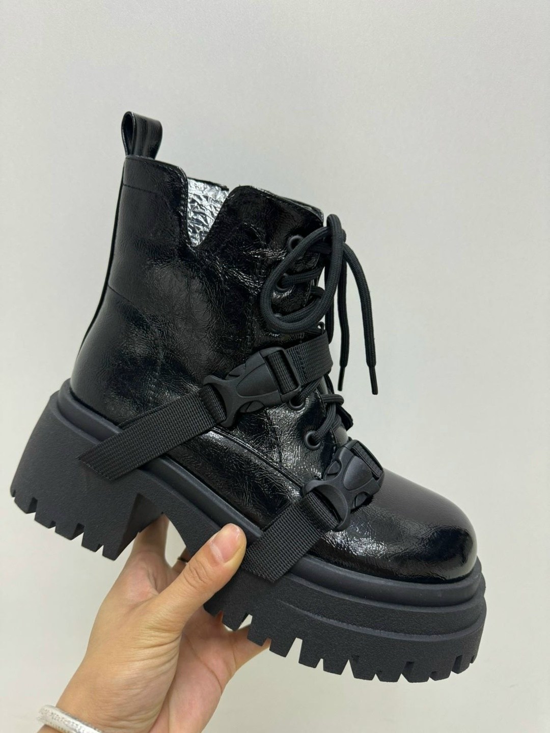 ,женские ботинки,ботинки женские на платформе, женская,ботинка