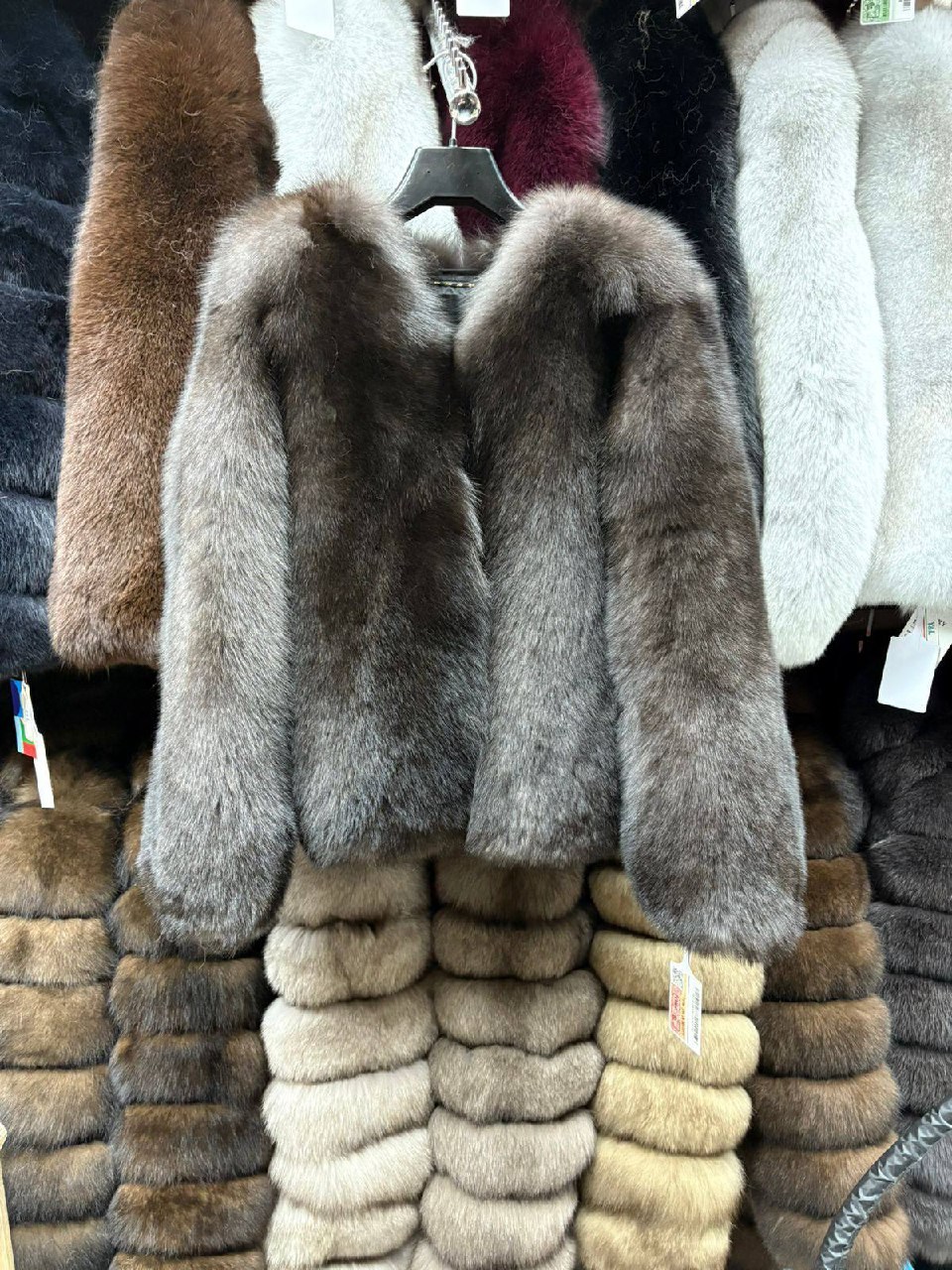 шуба из натурального меха,песец шуба,женская шуба,женская шуба из натурального лисьего меха,меховая куртка