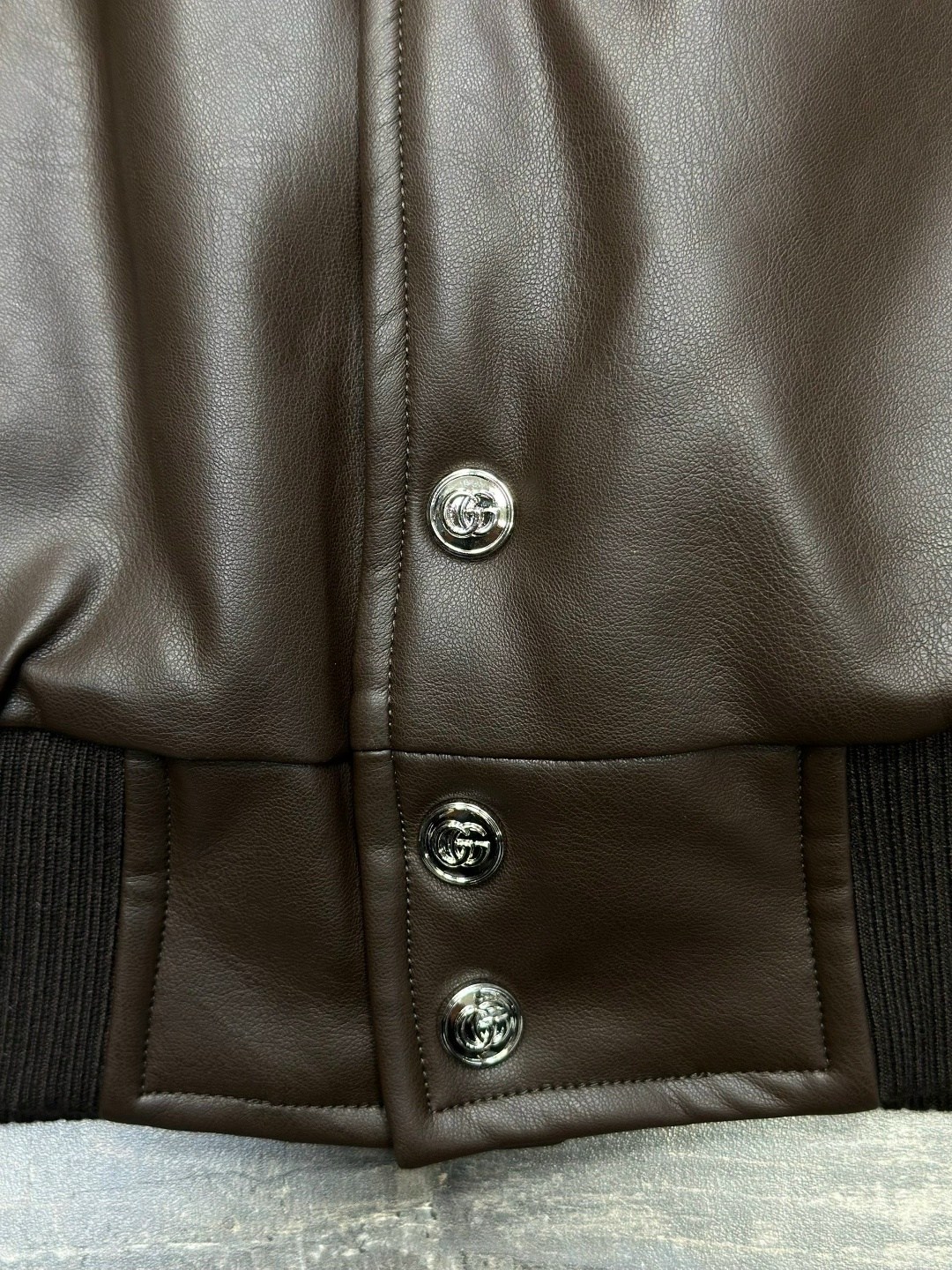 кожаная куртка gucci,куртка gucci,кожаный бомбер gucci,бомбер gucci,куртка кожаная