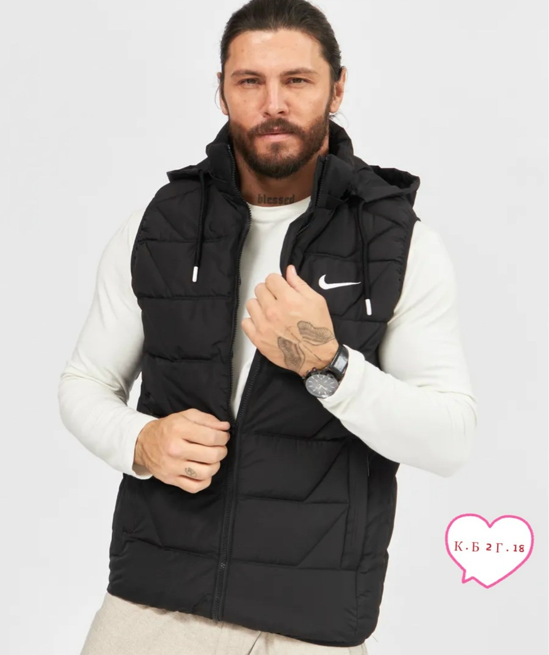 безрукавка с капюшоном,жилетка nike,жилет демисезонный,жилет утепленный nike,жилетка безрукавка утепленная с капюшоном