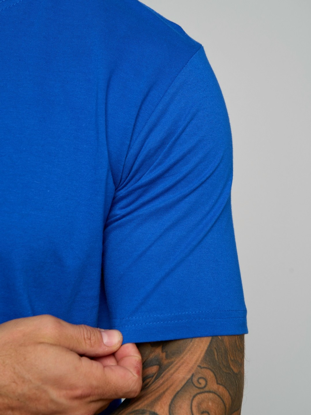 мужская футболка однотонная,синие футболки,футболка мужская,футболка,классическая мужская футболка