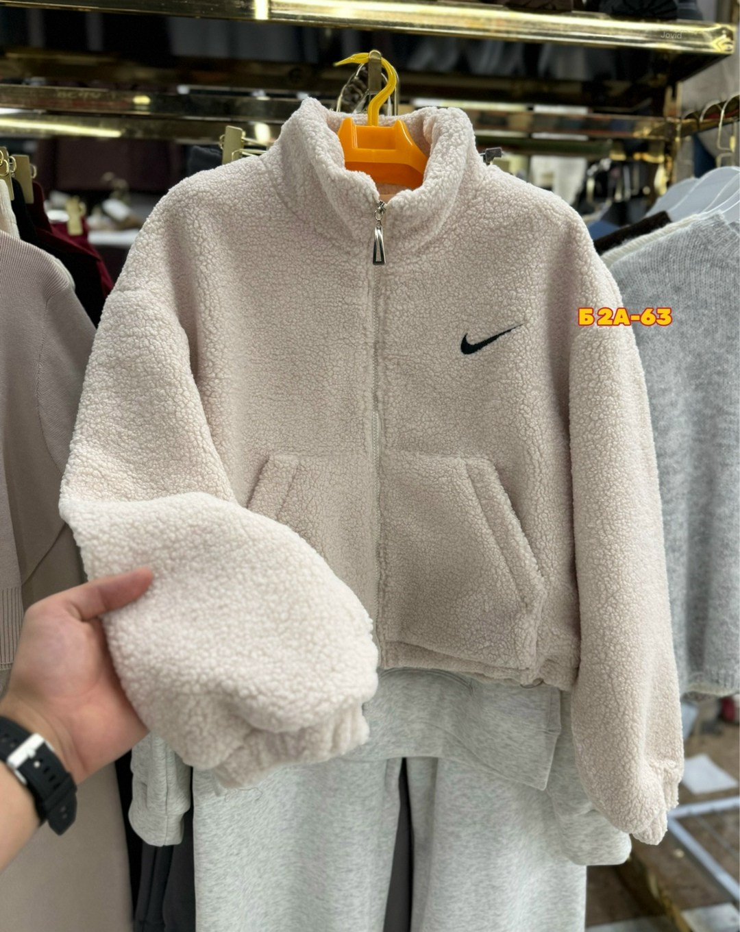 шубка тедди nike,куртка барашек,кофта барашек,плюшевая куртка найк,зимние куртки