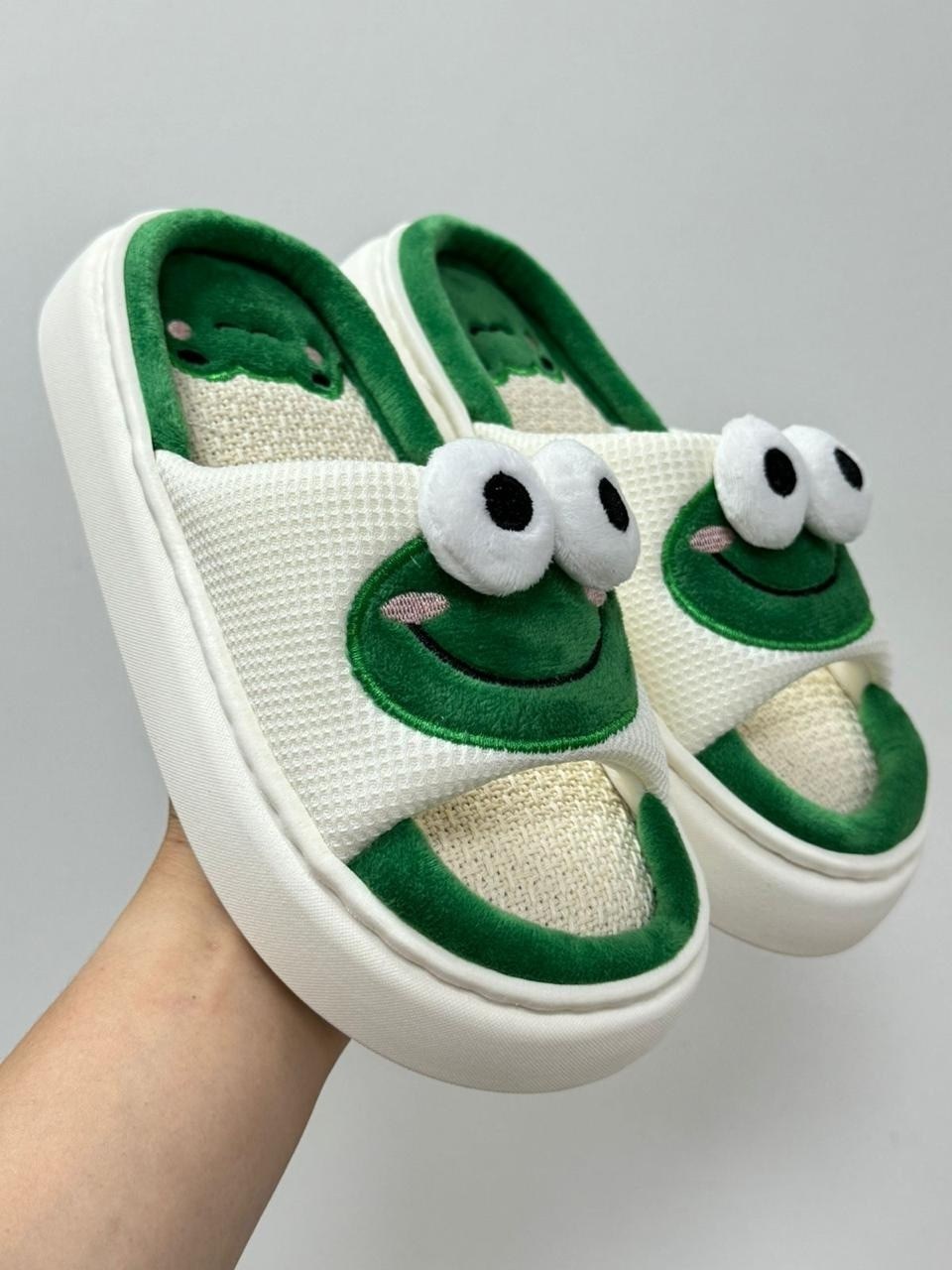 домашние тапочки,,милые тапочки,тапки лягушки,летние тапочки