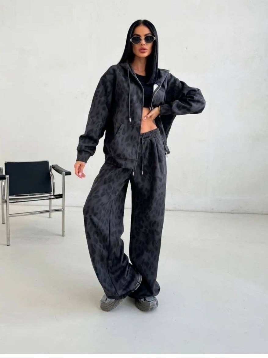 костюм леопард,леопардовые костюмы,костюм с принтом,костюм на флисе,стильные костюмы