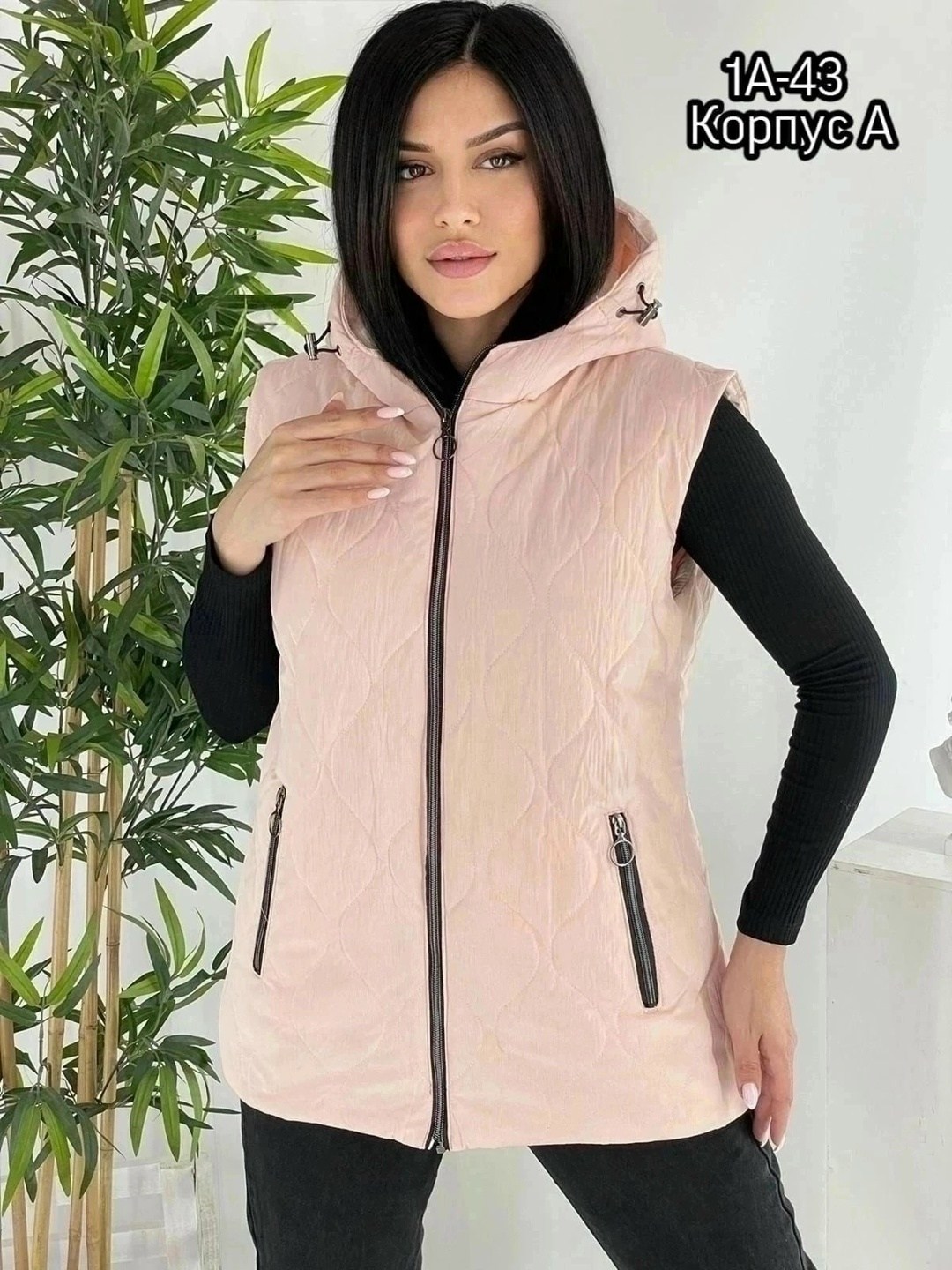 яркая жилетка женская,жилетка с капюшоном,жилетка женская,женские жилеты,жилет