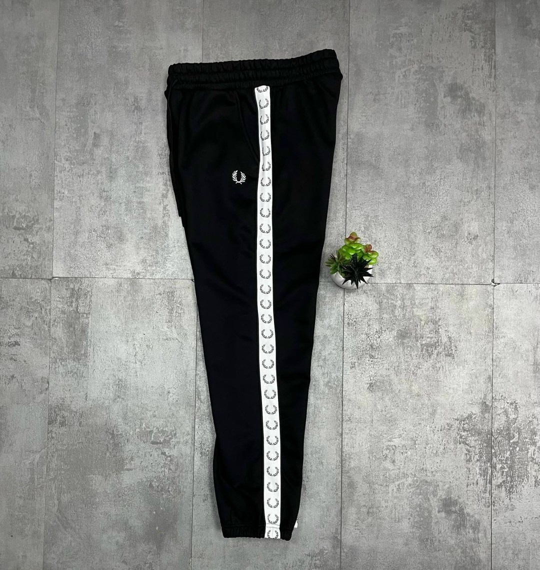 спортивные штаны фред перри,спортивные штаны,спортивные штаны мужские,спортивные джоггеры,спортивные брюки джоггеры
