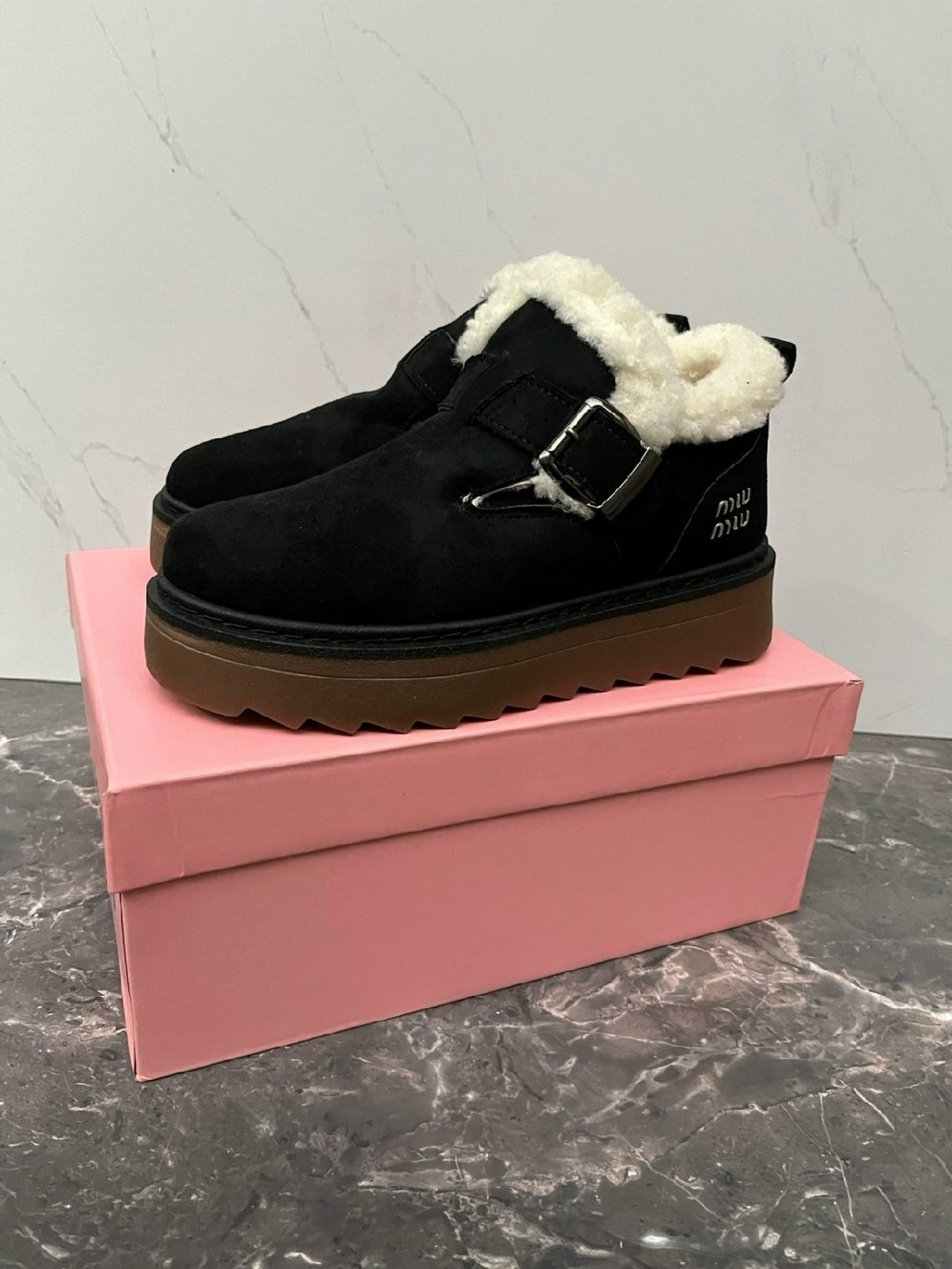 ,женские угги,женская , зимняя,ботинки на меху