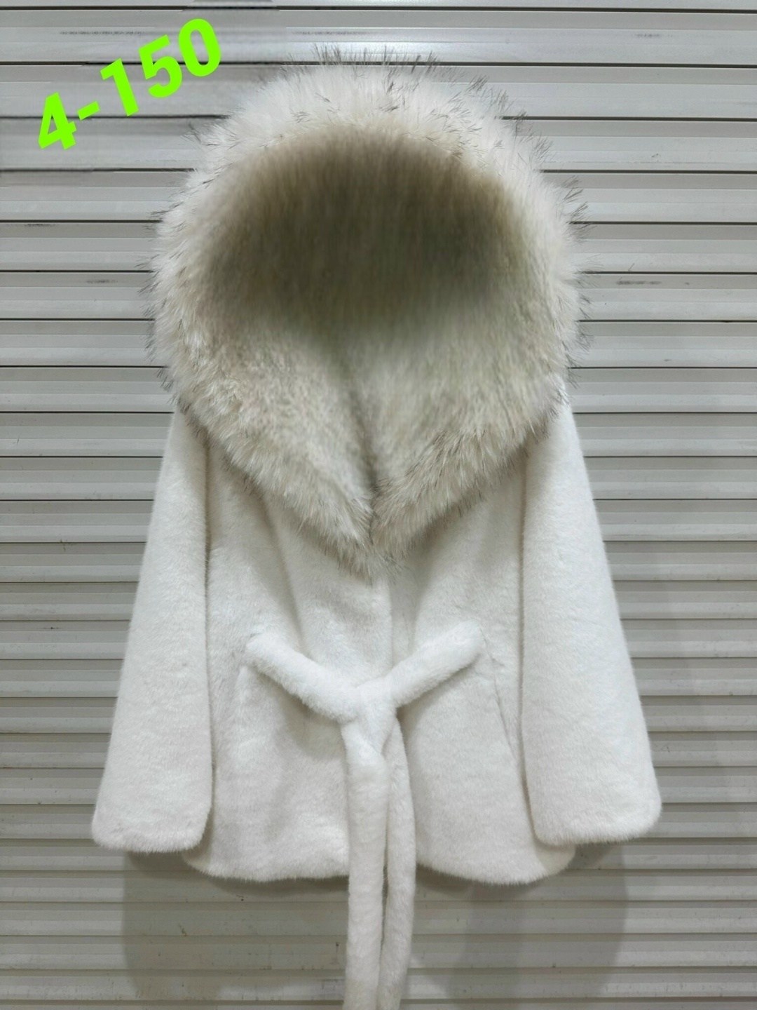 белая норковая шуба,белая норковая шуба с капюшоном,женская шуба,шубка,шуба с капюшоном