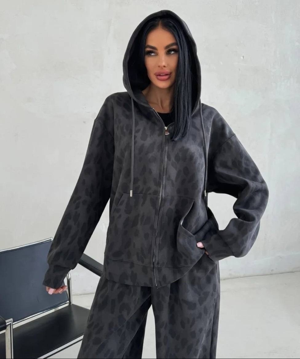 костюм леопард,леопардовые костюмы,костюм с принтом,костюм на флисе,стильные костюмы