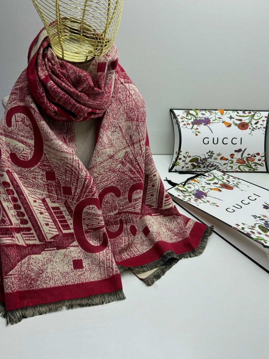 палантин гуччи,палантины dior,палантин диор,шарфы платки,палантин женские