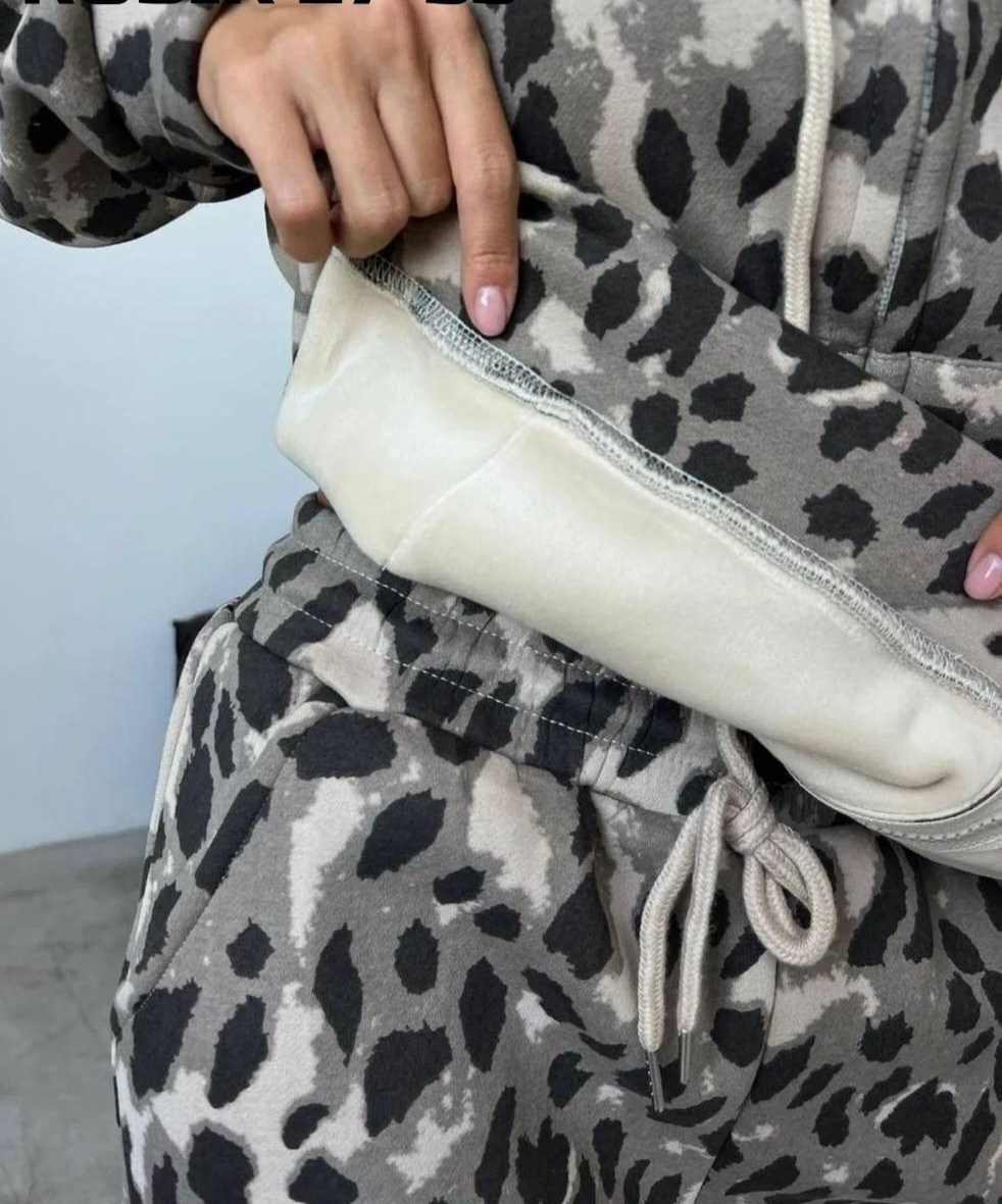 костюм леопард,леопардовые костюмы,костюм с принтом,костюм на флисе,стильные костюмы