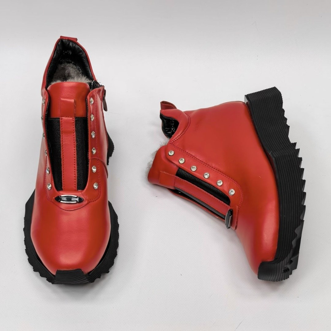 ,ботинки красные,красные кожаные ботинки,ботинки женские,демисезонные ботинки