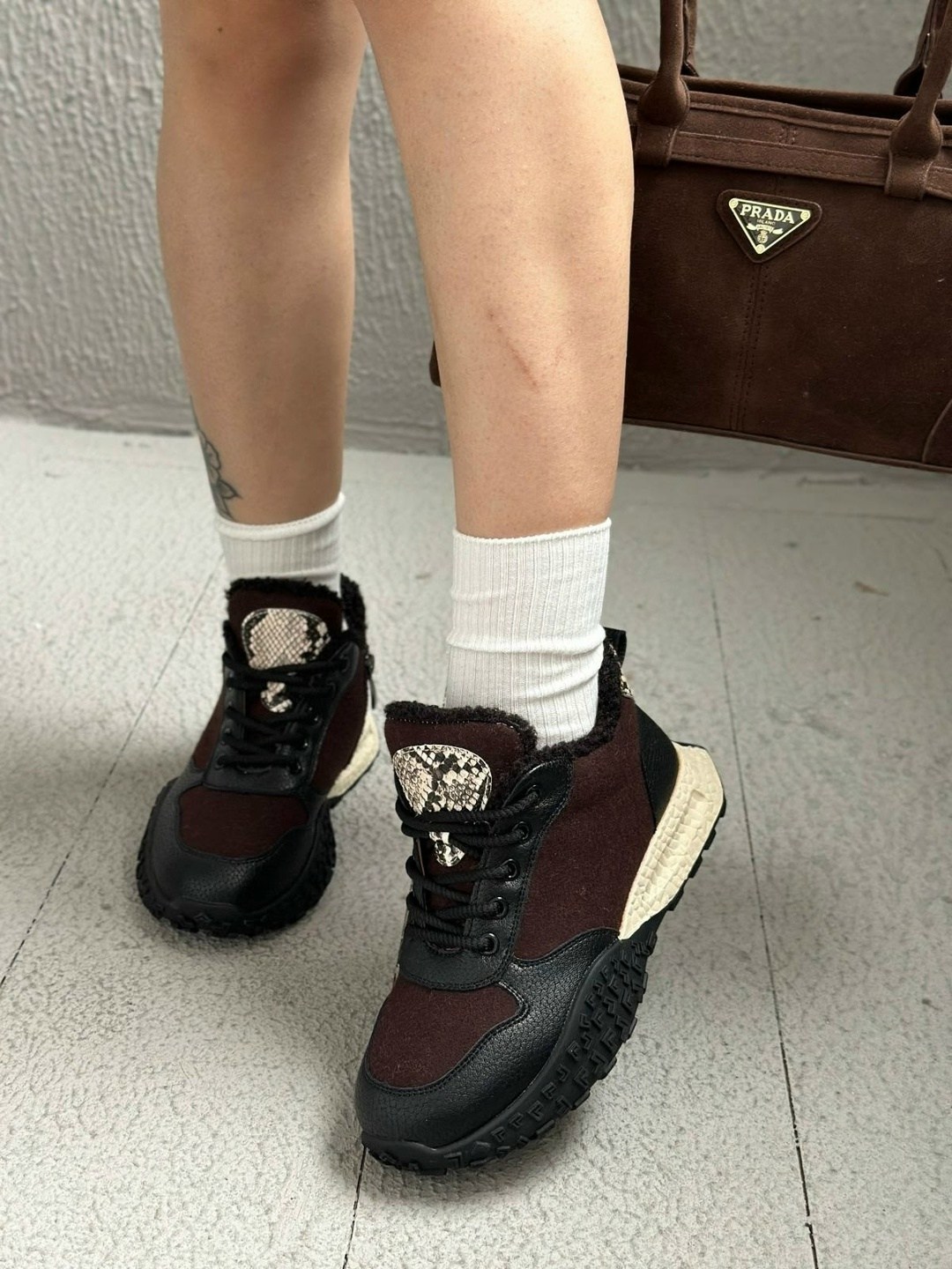 ,кроссовки женскиe,стильные женские кроссовки,женская ,кроссовки женские модные