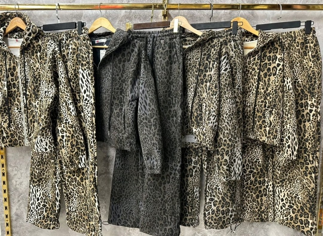 леопардовые костюмы,костюм женский на флисе,женские костюмы,леопардовый костюм женский,