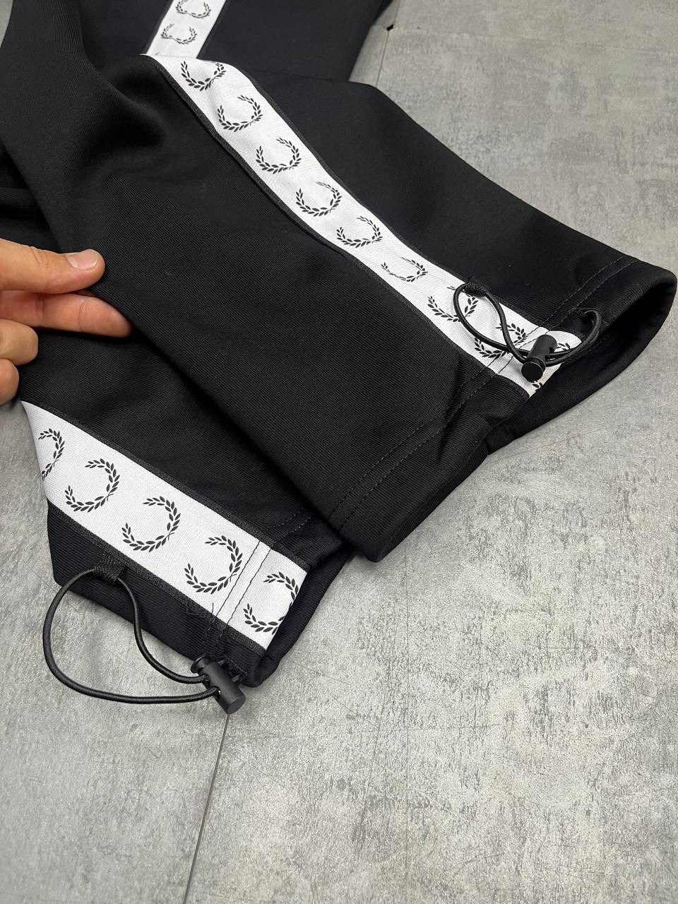 серые спортивные штаны,мужские спортивные брюки,штаны мужские спортивные,спортивные брюки,спортивные штаны