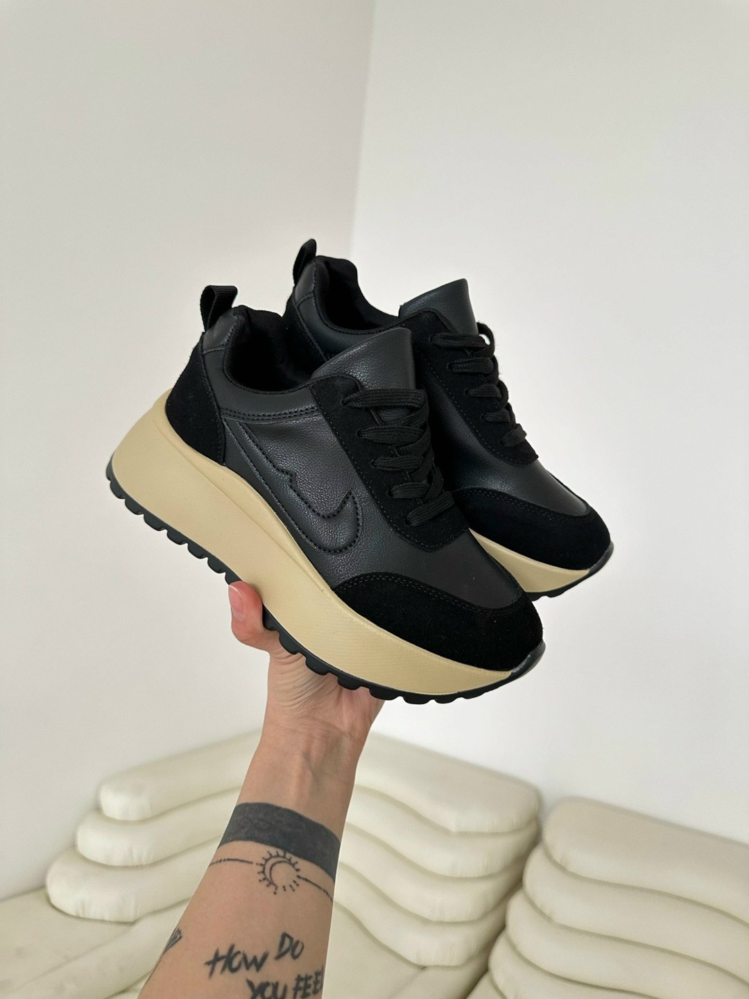 кроссовки женскиe,,кроссовки для женщин,черные кроссовки женские,стильные кроссовки