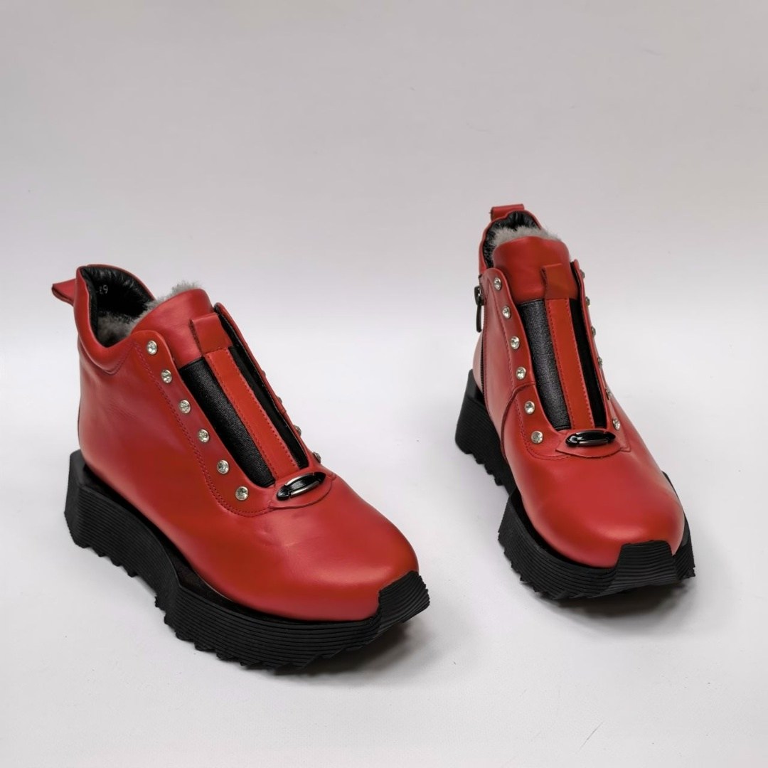 ,ботинки красные,красные кожаные ботинки,ботинки женские,демисезонные ботинки