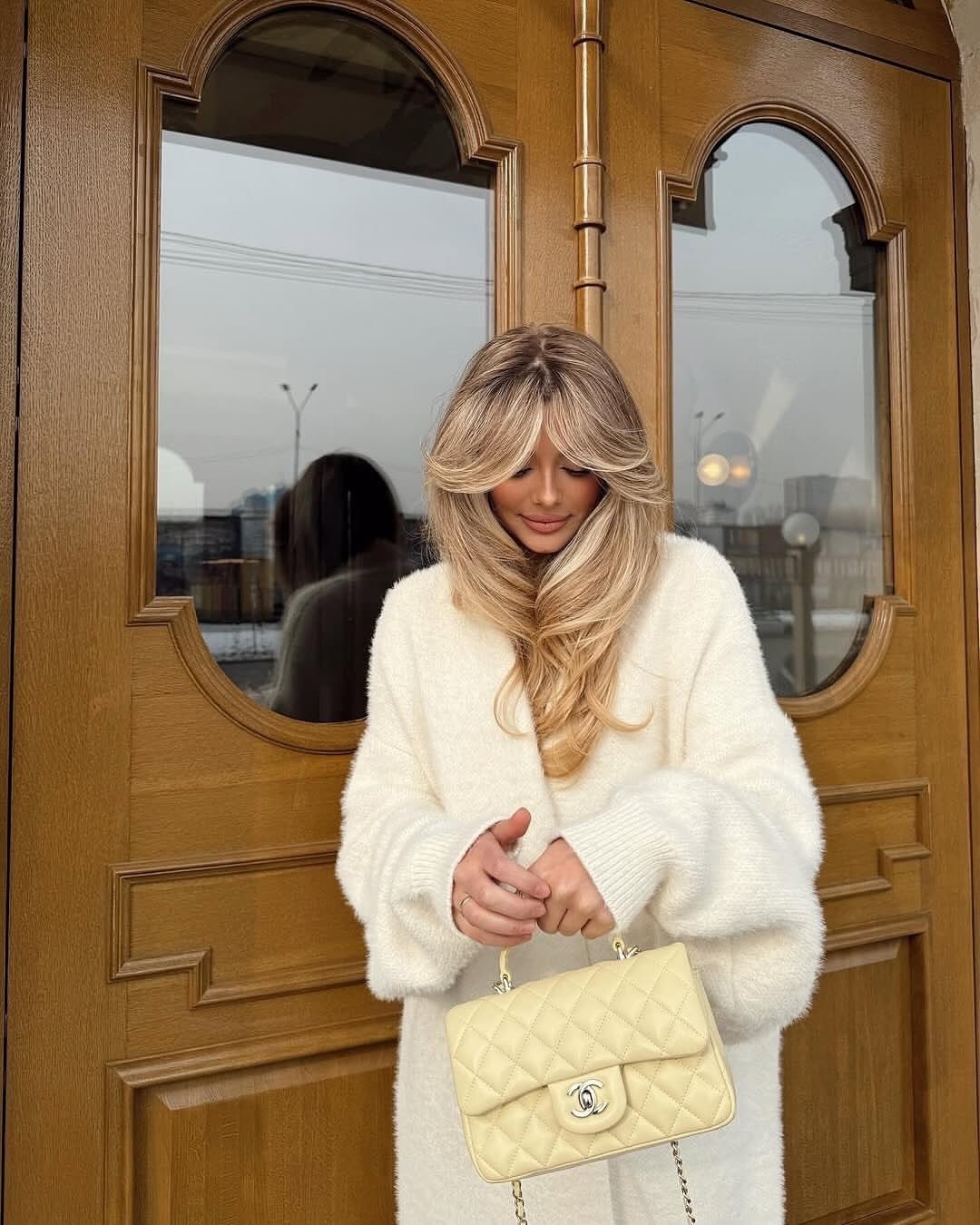 стильная прическа,женские кардиганы,прическа,модные цвета волос,прическа блонд