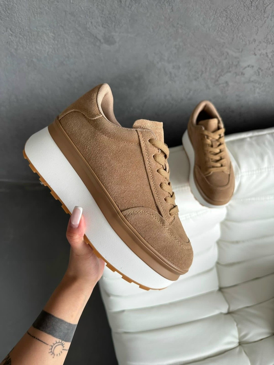 ,женские кроссовки,кроссовки женские замшевые,замшевые кроссовки,женская