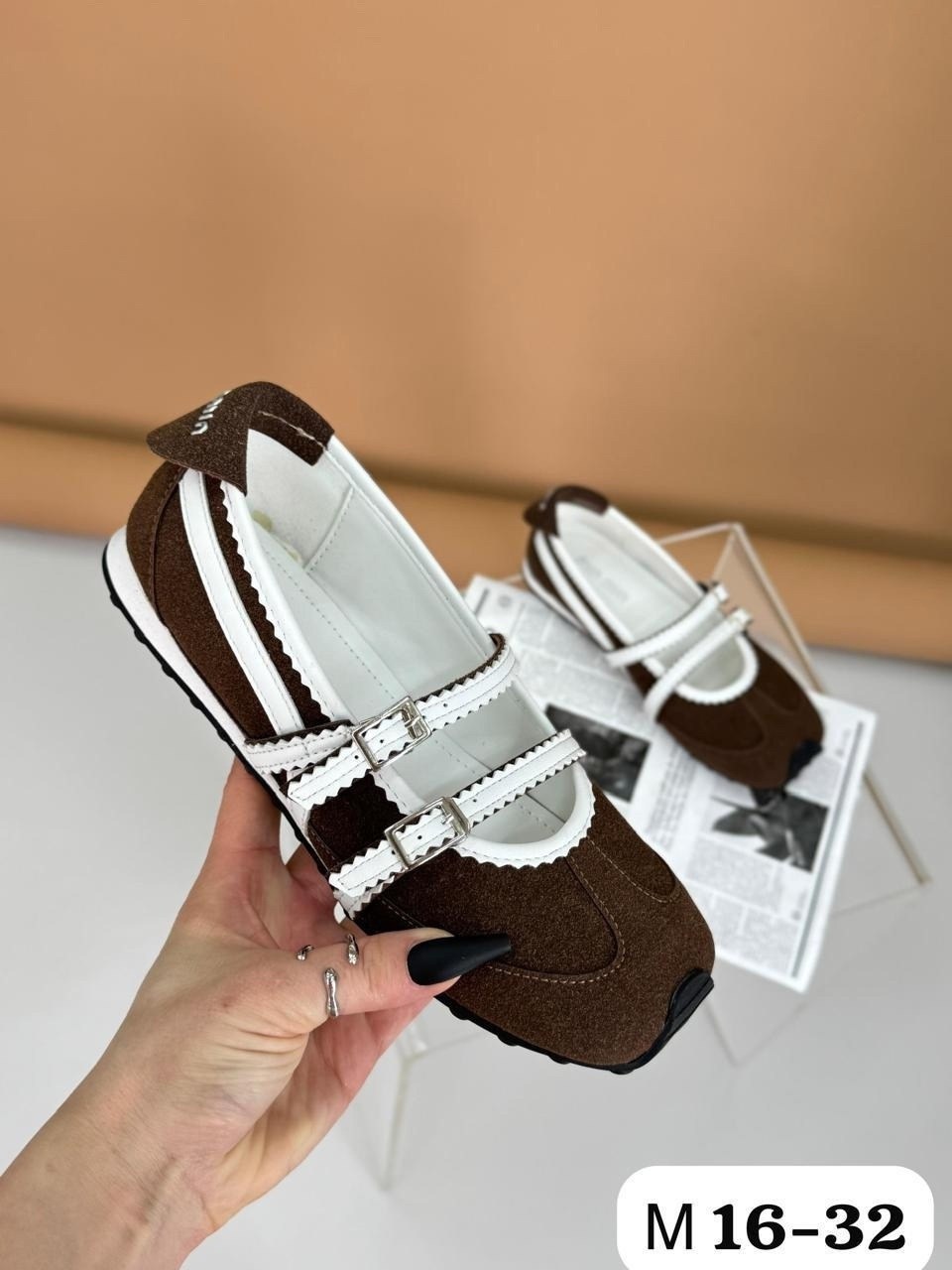 ,туфли модные,модная женская , на плоской подошве,спортивная