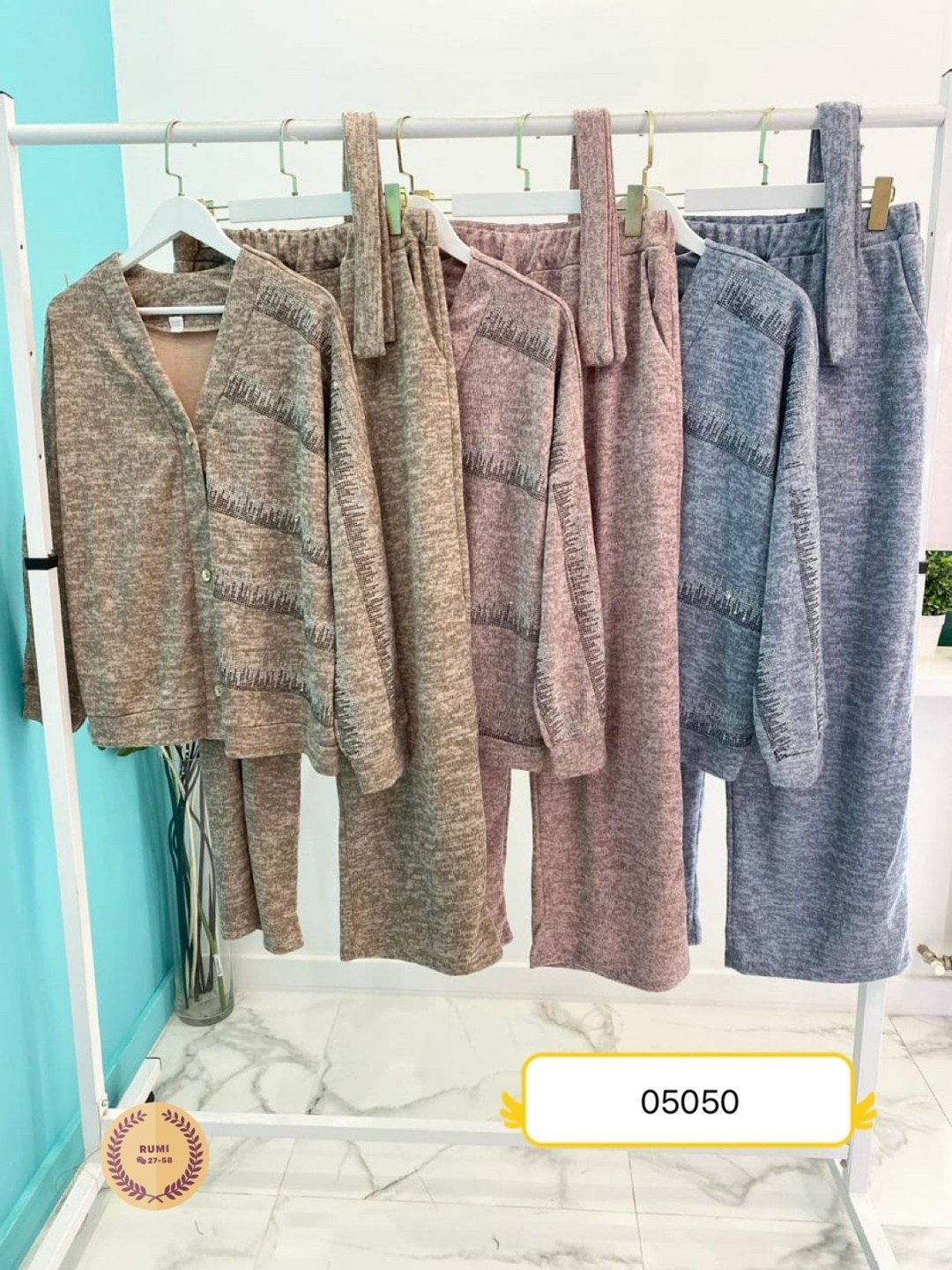 ,трикотажный костюм,сток одежда,,кашемировый вязаный костюм