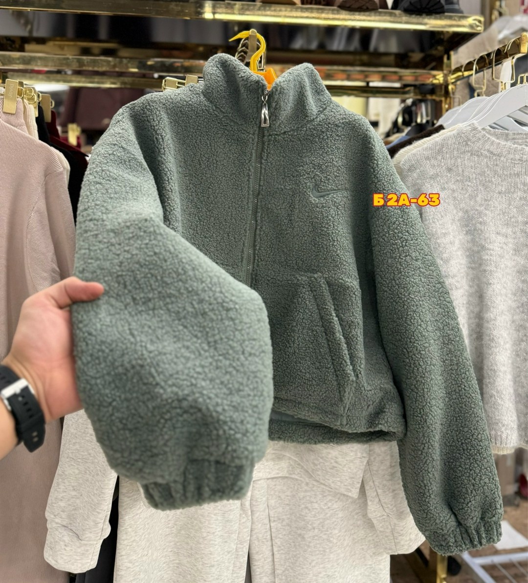 шубка тедди nike,куртка барашек,кофта барашек,плюшевая куртка найк,зимние куртки