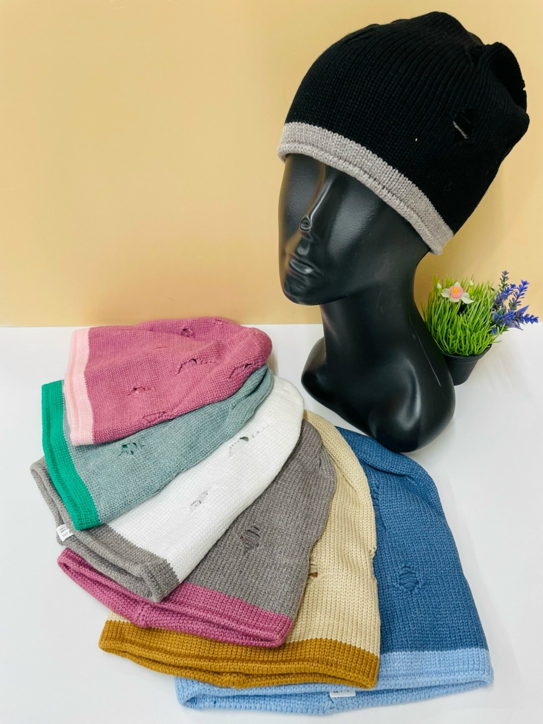 шапка женская,шапка для женщин,женская вязаная шапка,шапка женская на флисе,шапка розовая