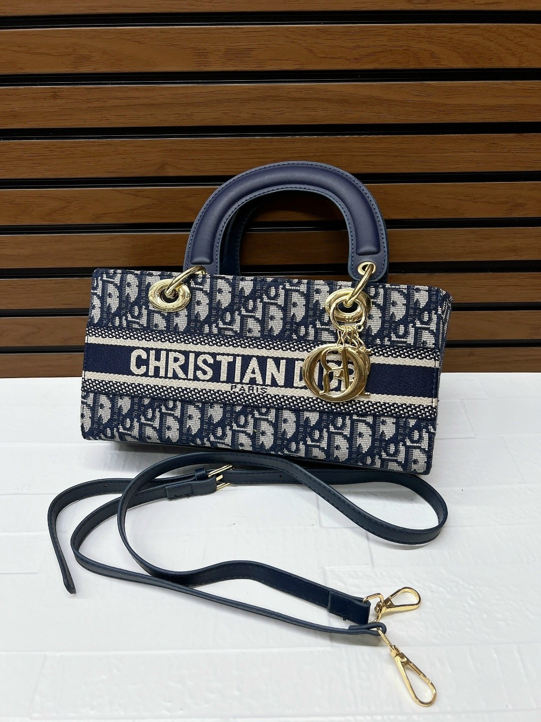 сумки диор,dior сумка,christian dior сумка,модная сумка,сумки женская