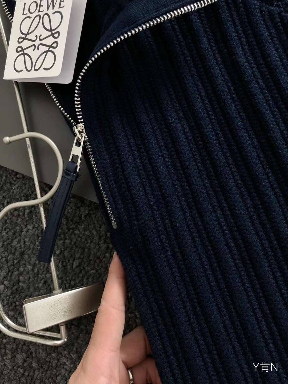 свитера мужская,свитер с воротником,пуловер мужской,стильный свитер,темно синий свитер