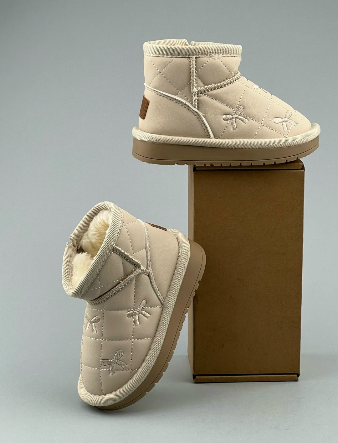 женские угги,,зимние дутики женские,ботинка женские зимние, зимняя