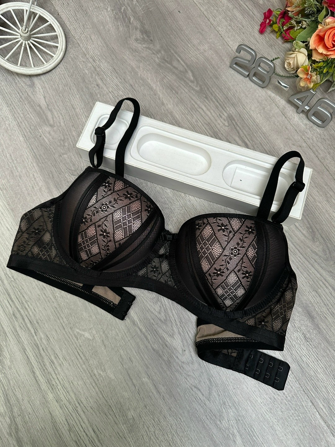 женская нижнее белье,комплект нижнего белья,бюстгальтер,нижнее белье бюстгальтер,бюстгальтер бюстье