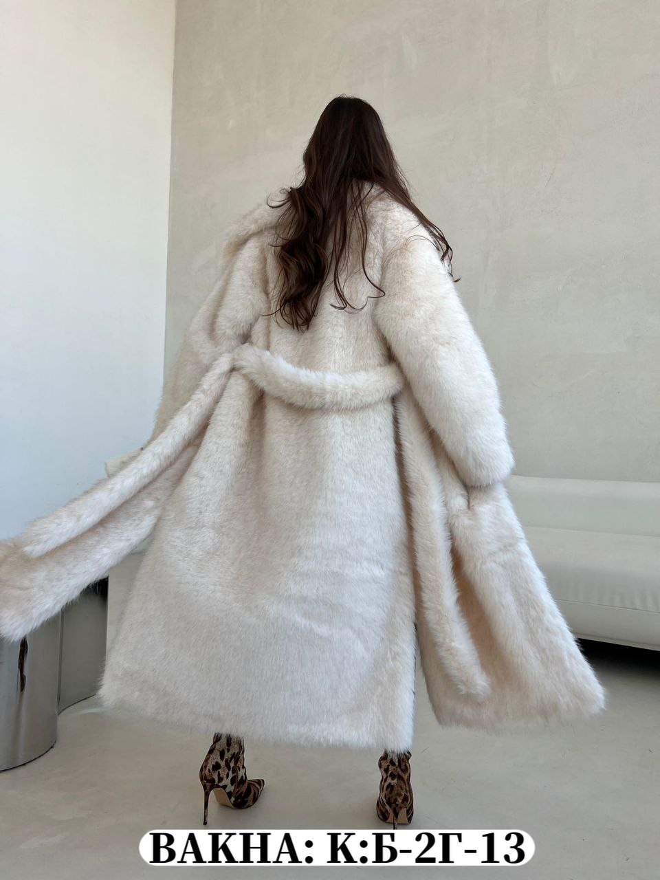 шуба женская,шуба белая,шубка,длинная шуба,шуба искусственная