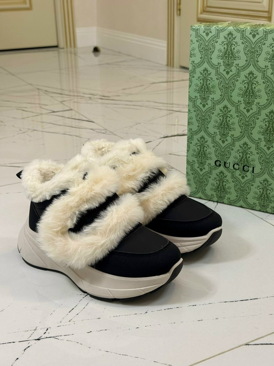 ,кроссовки женские зимние,зимние кроссовки женские с мехом,зимняя женская ,меховые кроссовки