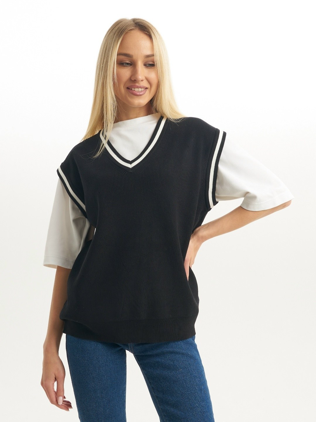 жилет трикотажный женский оверсайз,женский вязаный жилет,жилет школьный вязаный оверсайз,жилетка вязаная трикотажная оверсайз безрукавка,жилетка женская вязаная оверсайз