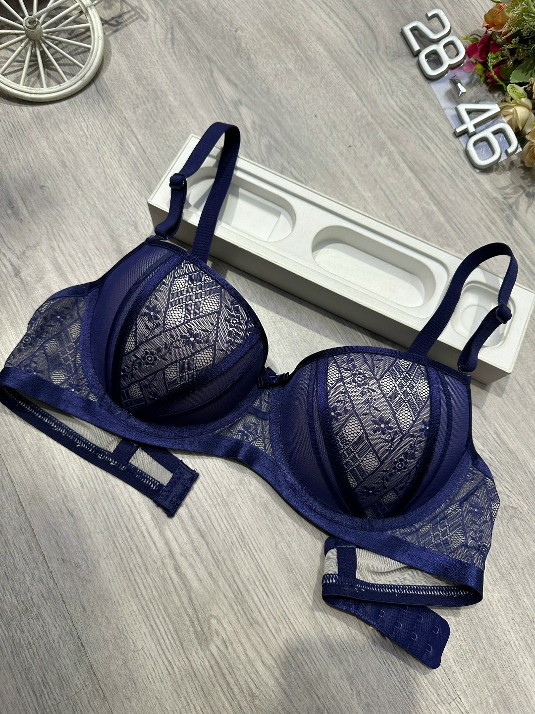 женская нижнее белье,комплект нижнего белья,бюстгальтер,нижнее белье бюстгальтер,бюстгальтер бюстье