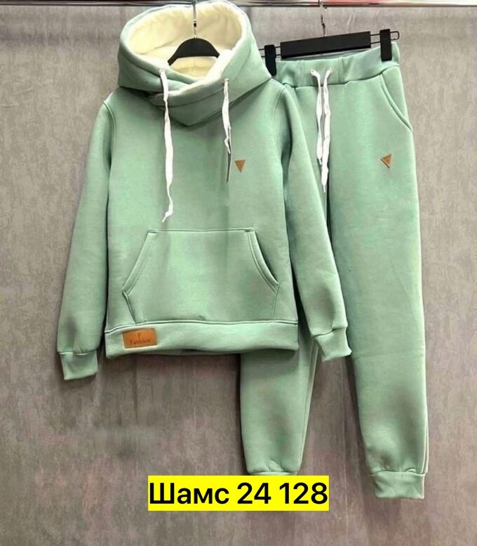 костюм на флисе женский,женский спортивный костюм на флисе,костюм на флисе,спортивные костюмы на флисе,костюмы спортивные женские