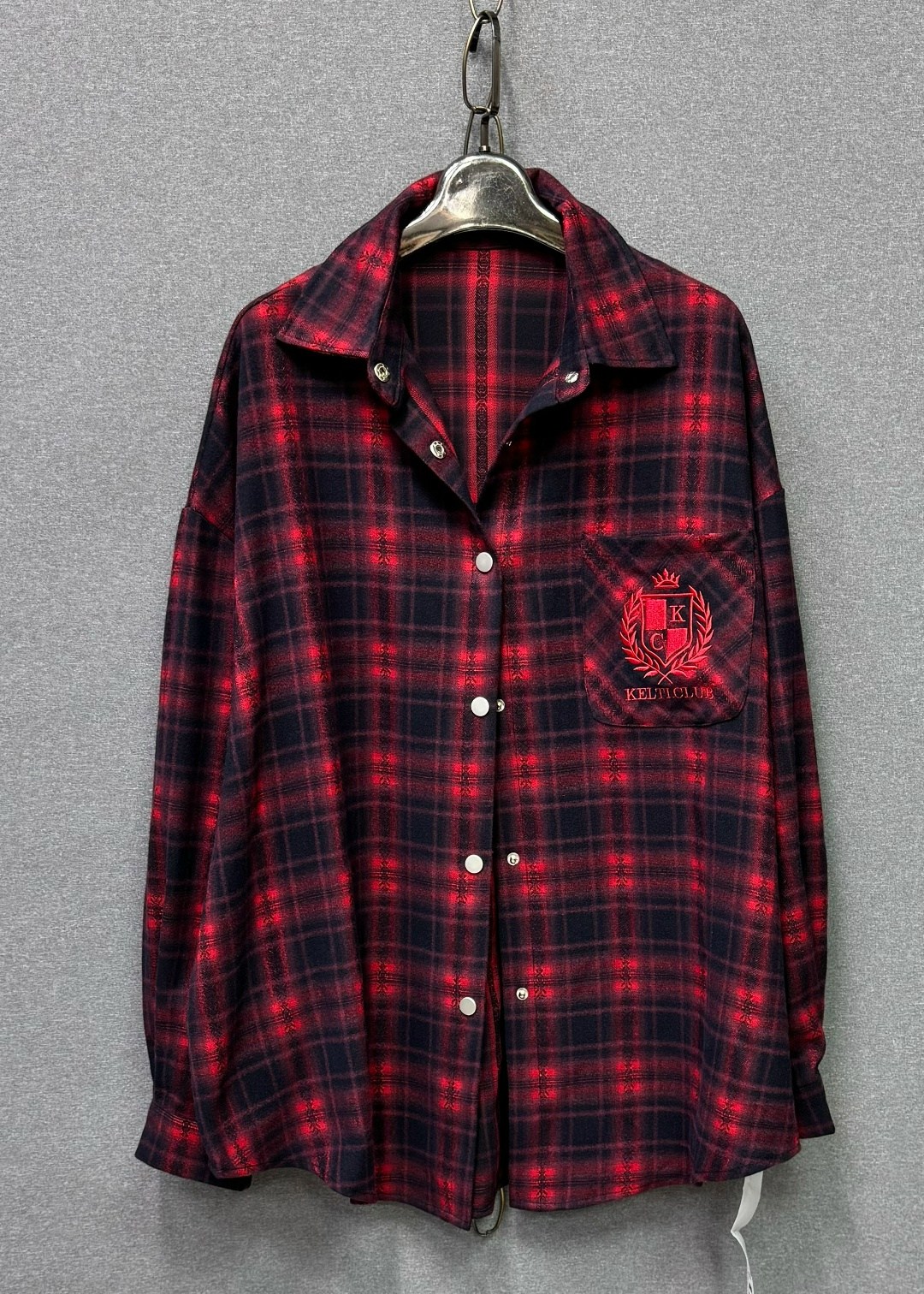 женская рубашка в клетку оверсайз,женская рубашка,рубашка в клетку женская,рубашка в клетку оверсайз удлиненная,стильная рубашка