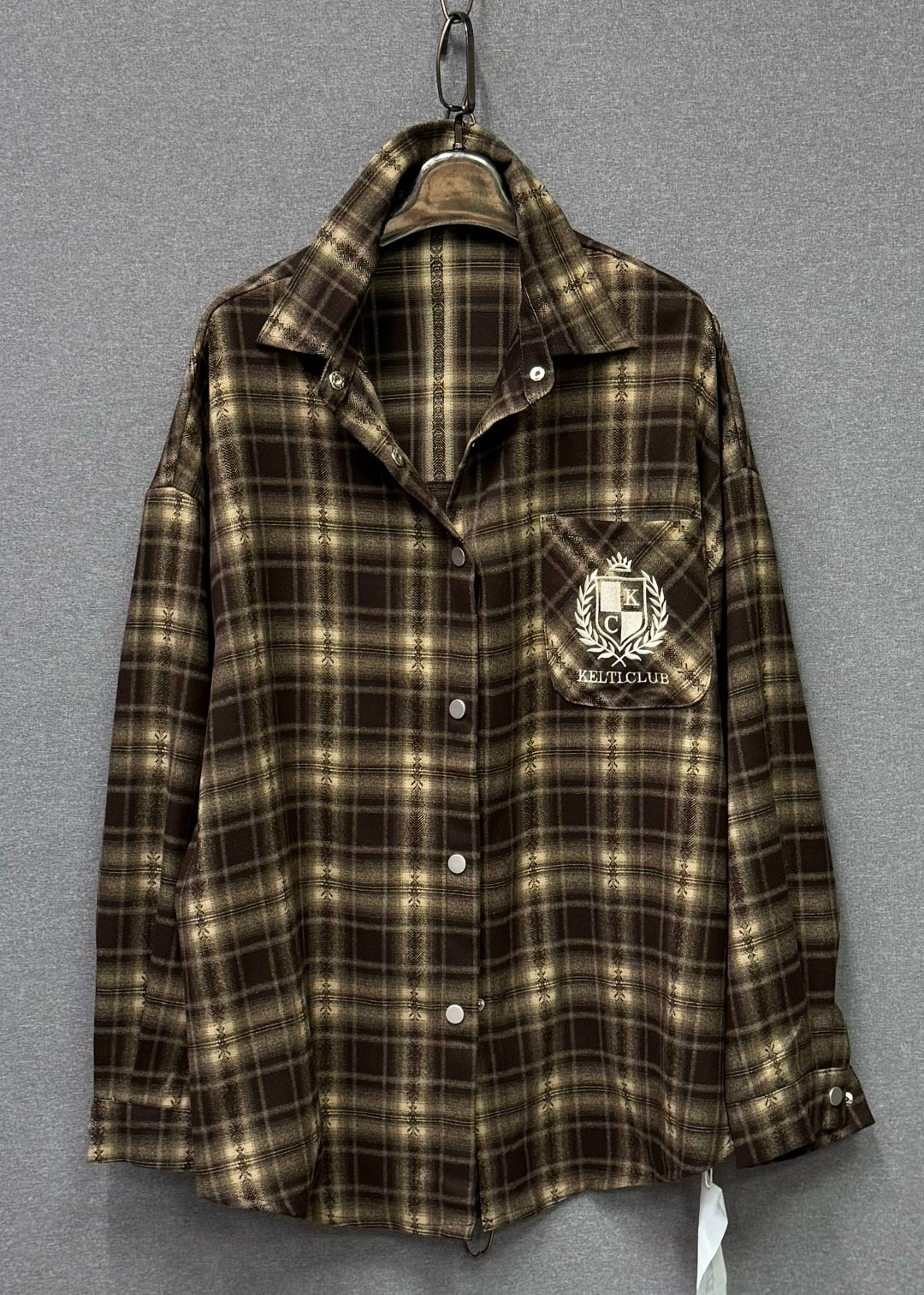 женская рубашка в клетку оверсайз,женская рубашка,рубашка в клетку женская,рубашка в клетку оверсайз удлиненная,стильная рубашка