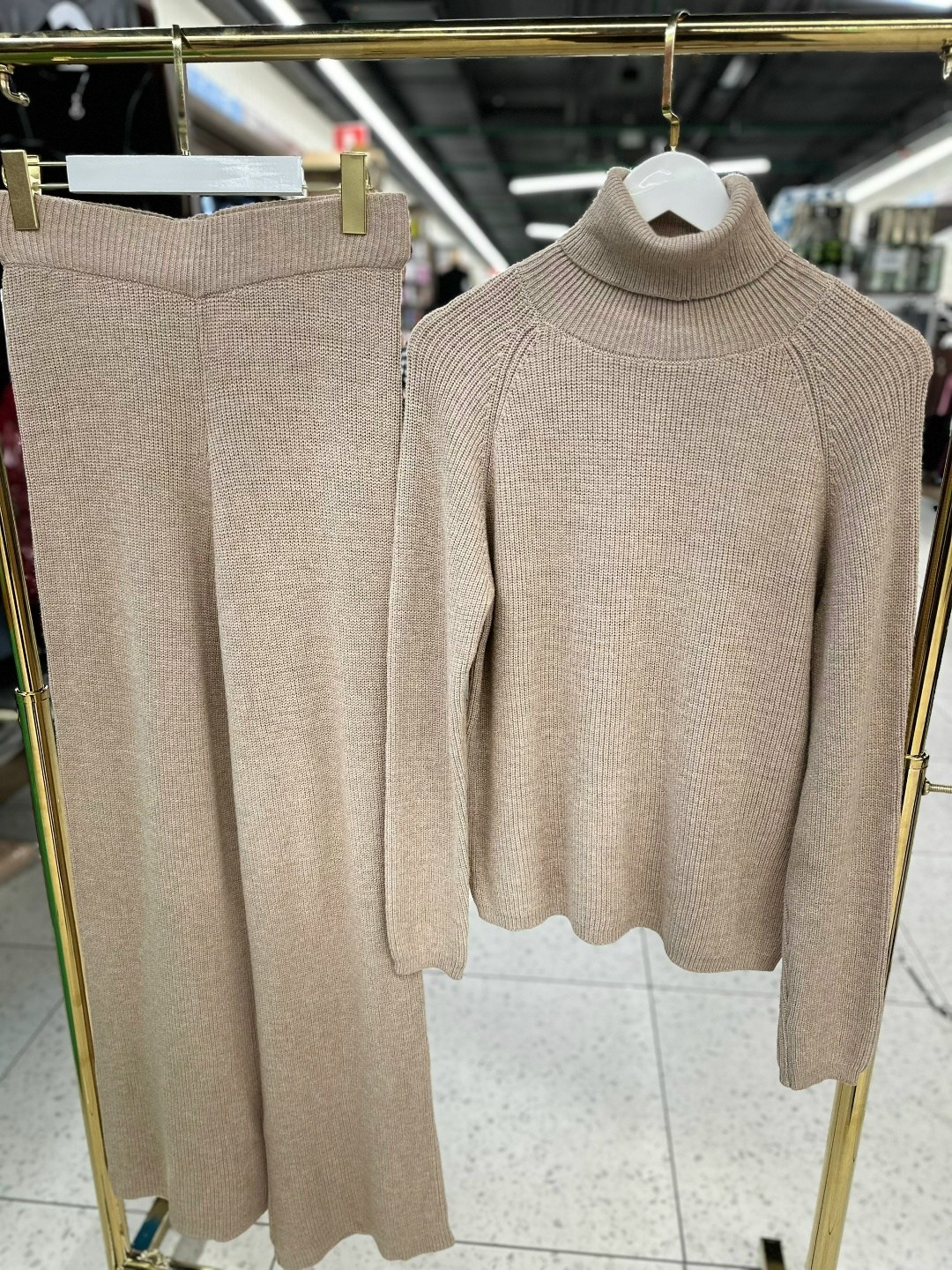 кашемировый костюм,трикотажные костюмы,костюм кашемир,костюм из кашемира,костюм с брюками